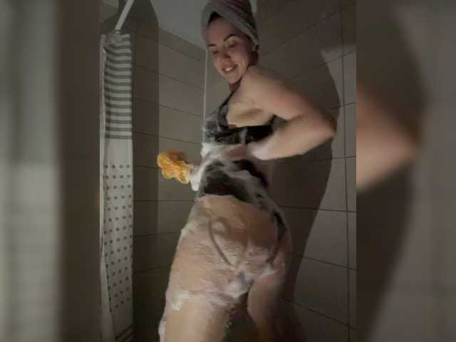 Vika19981 live cam on BongaCams