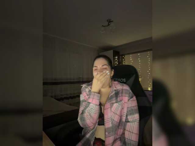 Vika19981 live cam preview