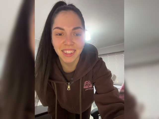 Vika19981 live cam on BongaCams