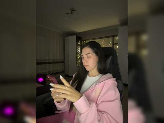 Vika19981 live cam on BongaCams