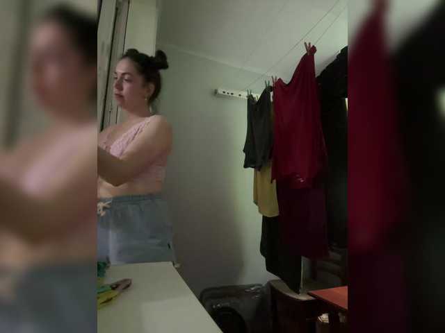 Vika19981 live cam on BongaCams