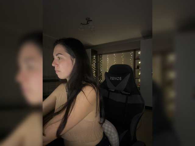 Vika19981 live cam on BongaCams