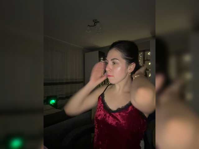 Vika19981 live cam on BongaCams