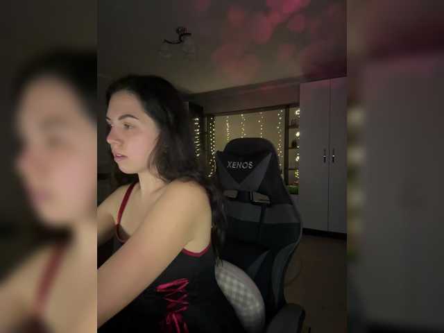 Vika19981 live cam on BongaCams