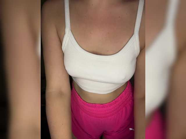 Vika19981 live cam on BongaCams