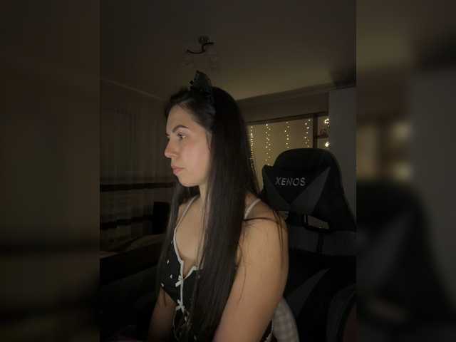 Vika19981 live cam on BongaCams