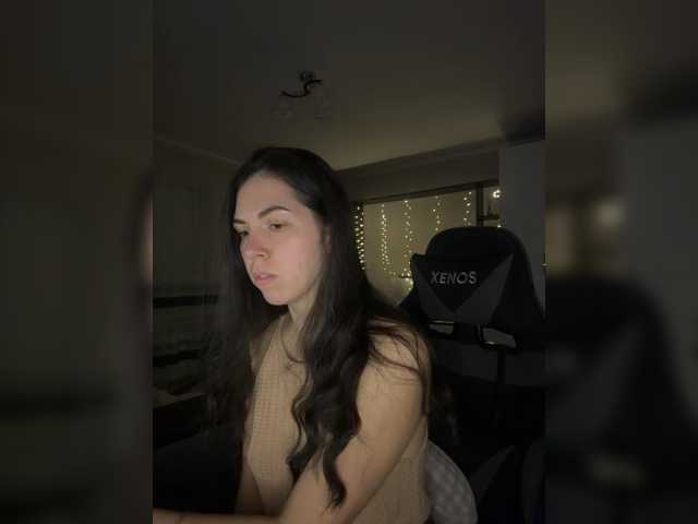Vika19981 live cam on BongaCams