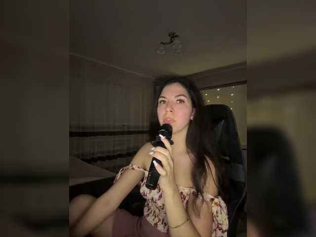 Vika19981 live cam on BongaCams