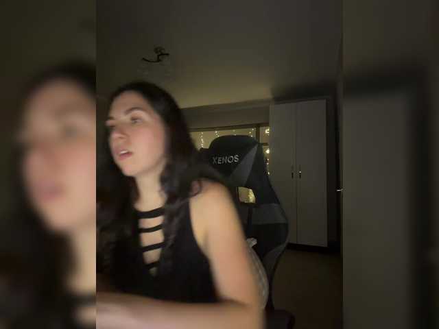 Vika19981 live webcam show