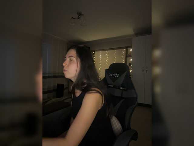 Vika19981 live cam on BongaCams