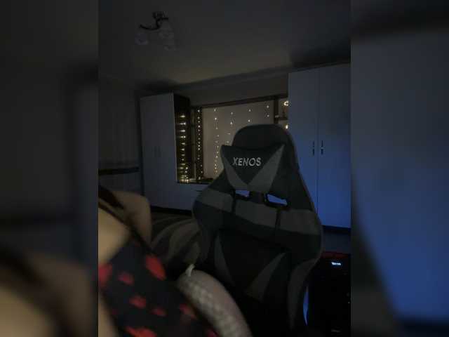 Vika19981 live cam