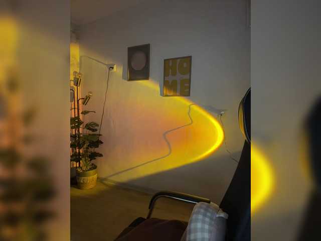 Vika19981 live cam on BongaCams