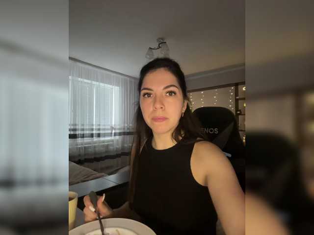 Vika19981 live cam on BongaCams