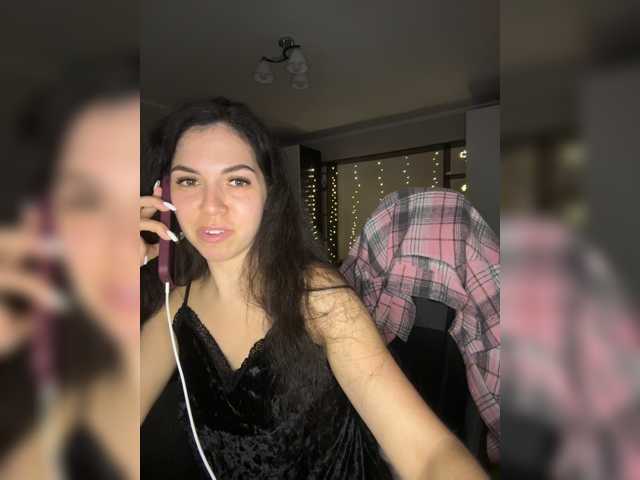 Vika19981 live cam on BongaCams