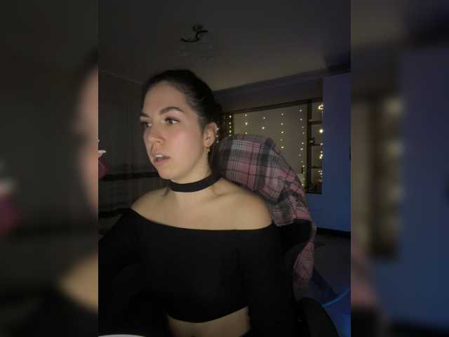 Vika19981 live cam on BongaCams