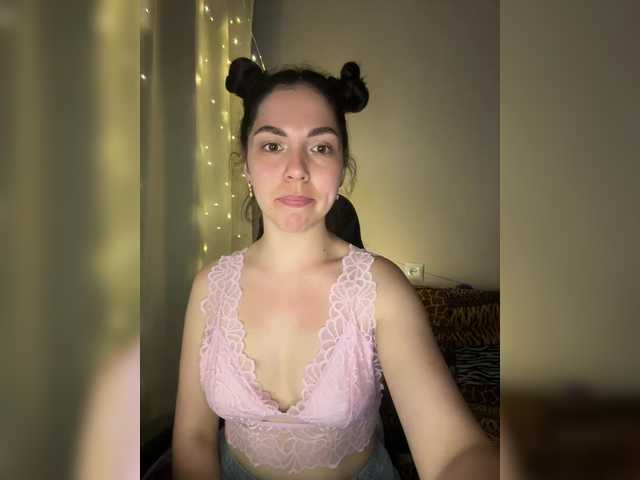 Vika19981 live cam on BongaCams