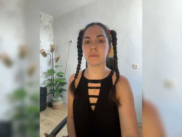 Vika19981 live cam on BongaCams