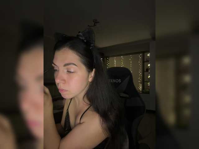 Vika19981 live cam on BongaCams