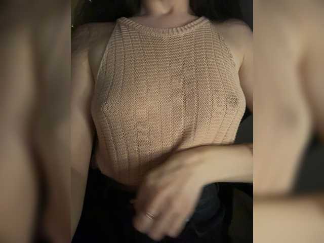 Vika19981 live cam on BongaCams