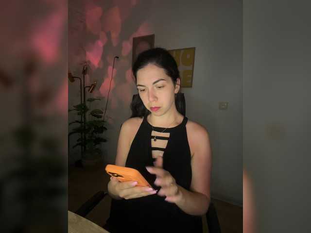 Vika19981 live cam on BongaCams
