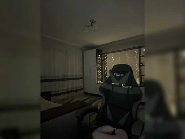 Vika19981 live cam on BongaCams