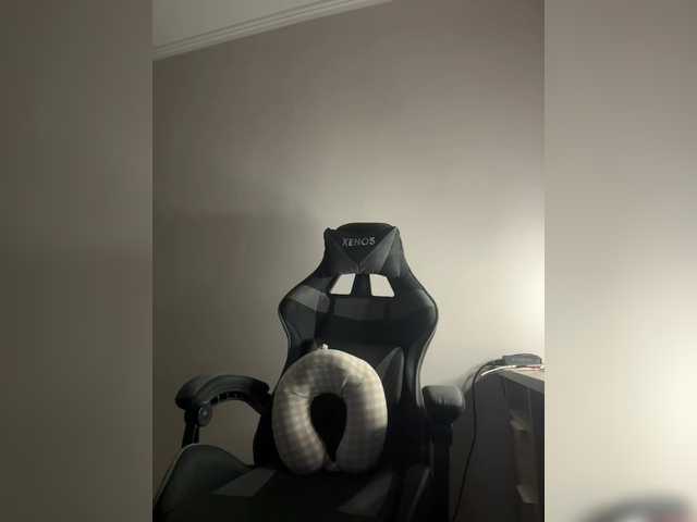 Vika19981 live cam on BongaCams