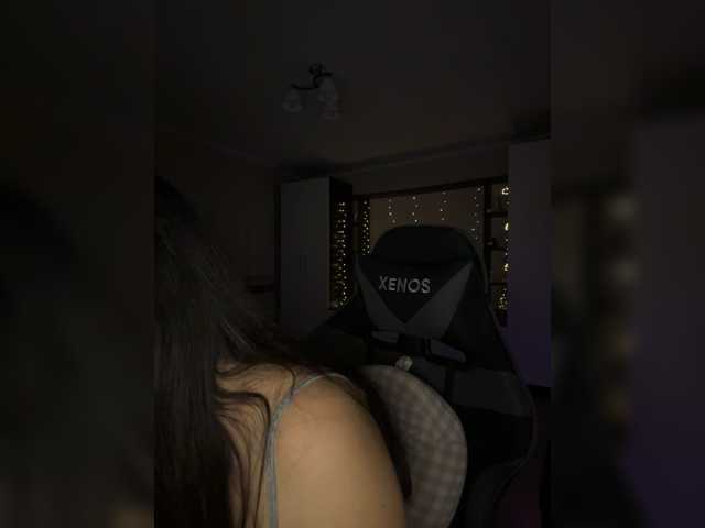 Vika19981 live cam on BongaCams