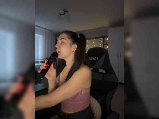 Vika19981 webcam