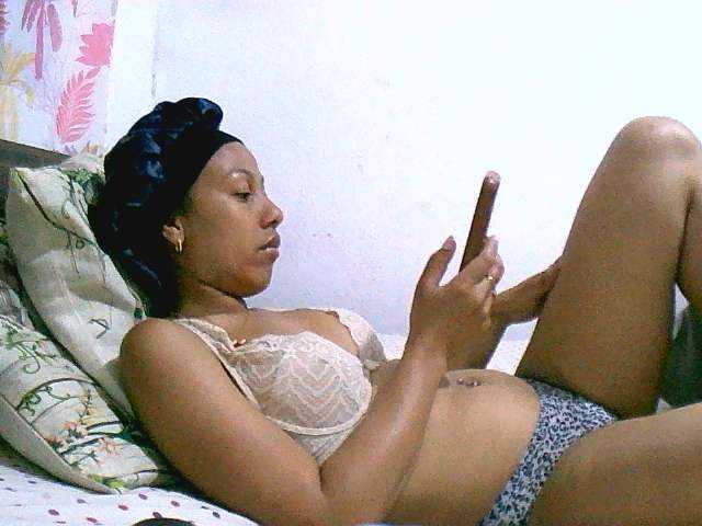 Lisa47 live cam on BongaCams