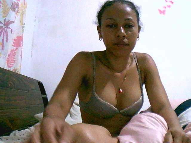 Lisa47 live cam on BongaCams