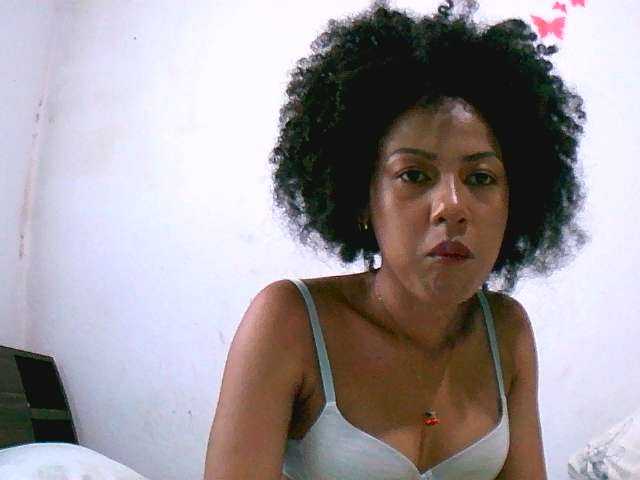 Lisa47 live cam on BongaCams