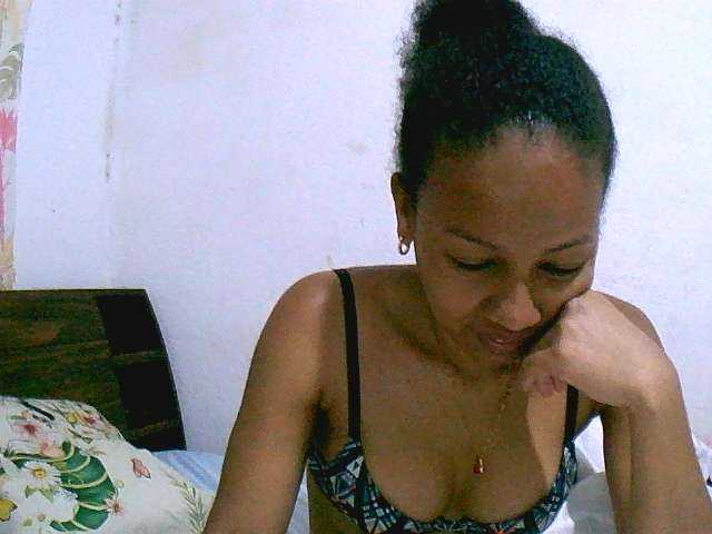 Lisa47 live cam on BongaCams