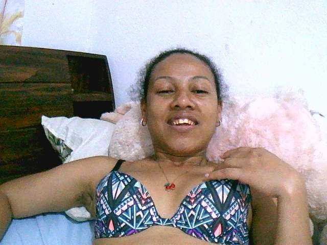 Lisa47 live cam on BongaCams
