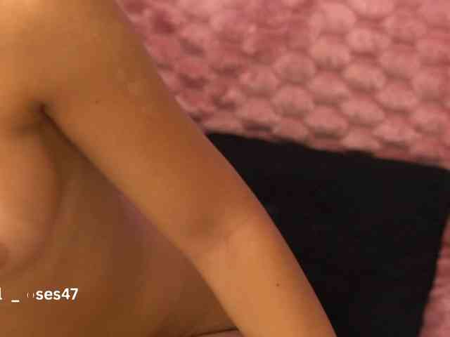 LilaRosie webcam