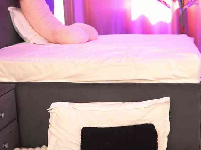 LilaRosie webcam