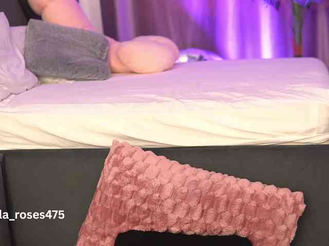 LilaRosie webcam