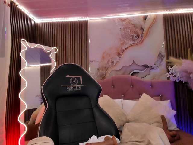 Amara-tay live cam on BongaCams