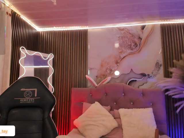 Amara-tay live cam on BongaCams
