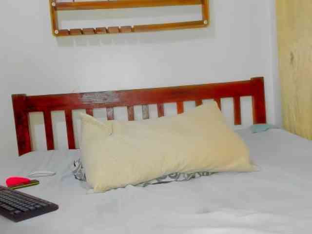 Noti_slut webcam