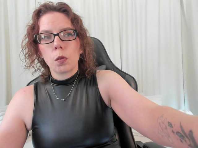 SaraDesireXO live cam on BongaCams