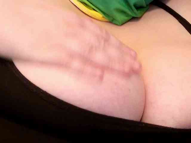 DoubleCherryBombXO webcam