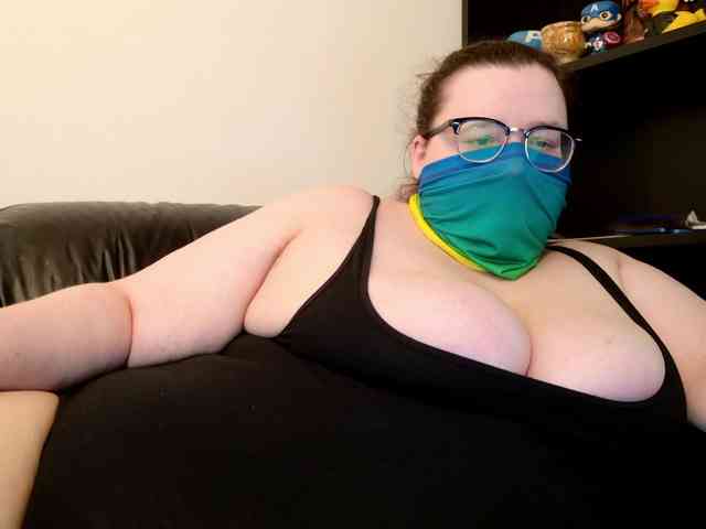 DoubleCherryBombXO webcam