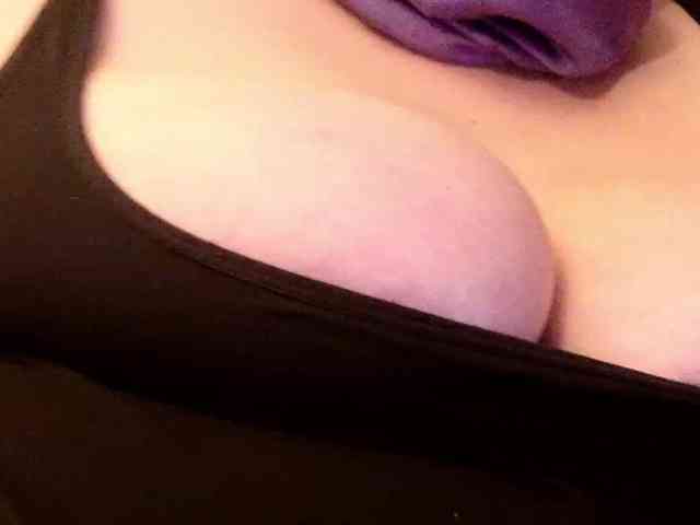 DoubleCherryBombXO webcam