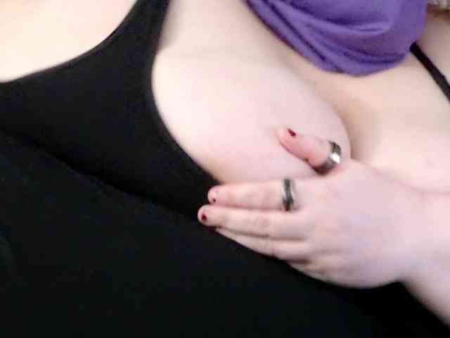DoubleCherryBombXO webcam