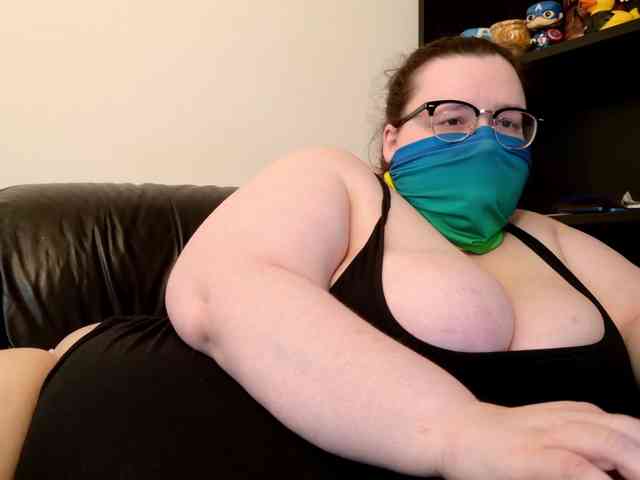 DoubleCherryBombXO webcam