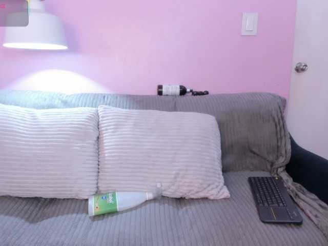 Hiyakasudere live webcam show