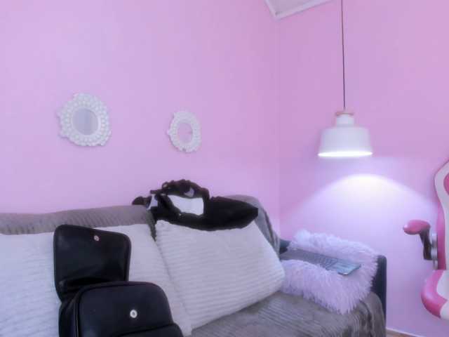 Hiyakasudere live cam on BongaCams