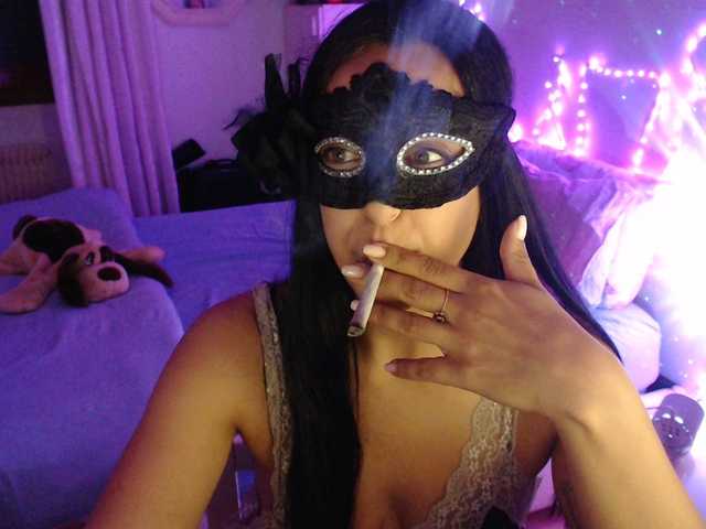 Auri5hot live cam on BongaCams