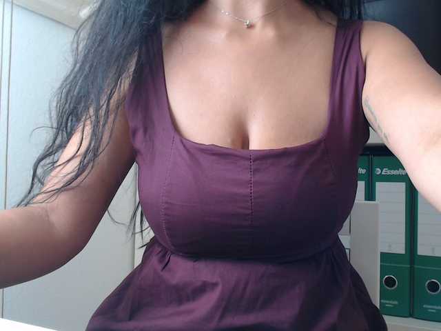 Auri5hot live cam on BongaCams