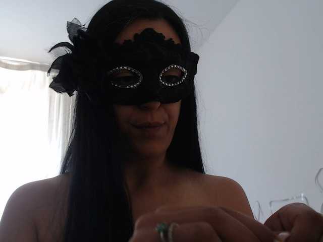 Auri5hot live cam on BongaCams